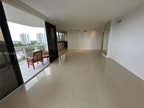 20185 E Country Club Dr 1105, Aventura FL 33180