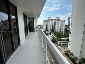 20185 E Country Club Dr 1105, Aventura FL 33180