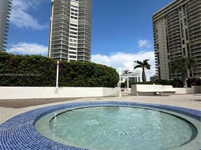 20185 E Country Club Dr 1105, Aventura FL 33180