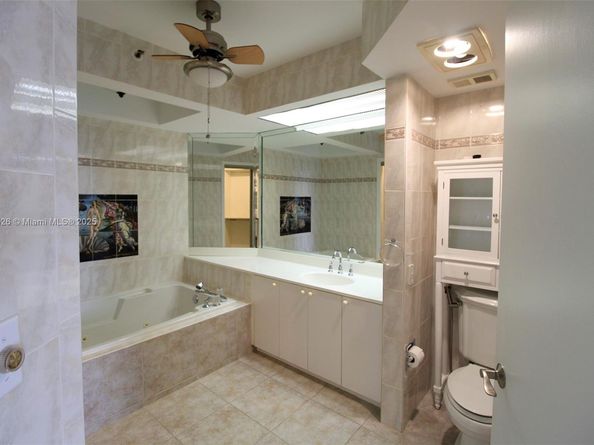 20185 E Country Club Dr 1105, Aventura FL 33180