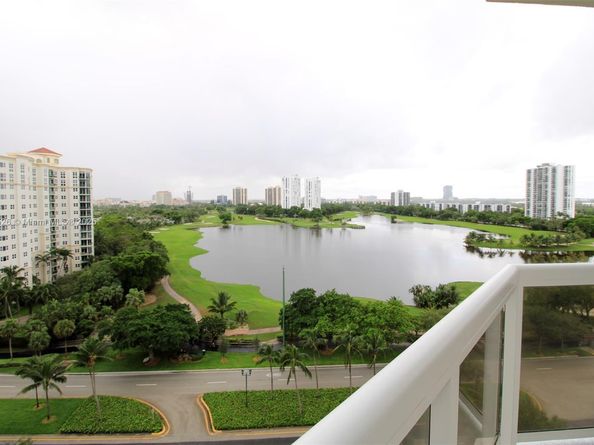 20185 E Country Club Dr 1105, Aventura FL 33180