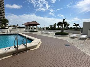 20185 E Country Club Dr 1105, Aventura FL 33180