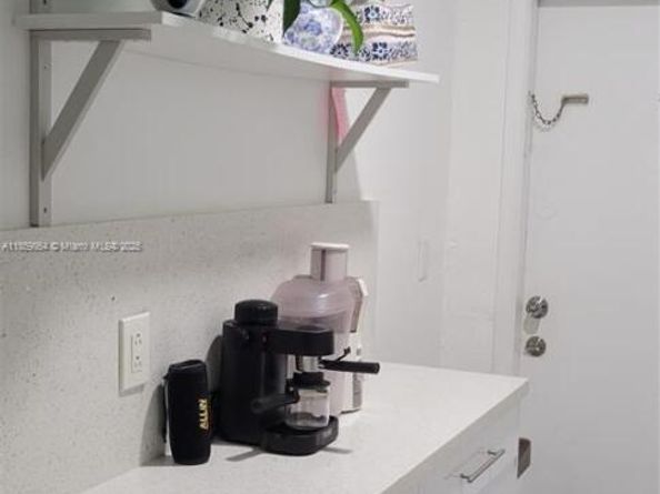 1265 Marseille Dr 31, Miami Beach FL 33141