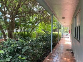 1265 Marseille Dr 31, Miami Beach FL 33141