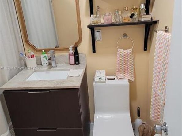 1265 Marseille Dr 31, Miami Beach FL 33141