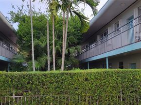 1265 Marseille Dr 31, Miami Beach FL 33141