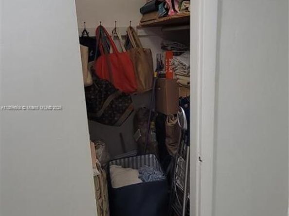 1265 Marseille Dr 31, Miami Beach FL 33141