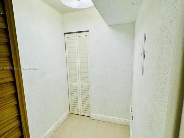 6812 Brookline Dr 6812, Hialeah FL 33015