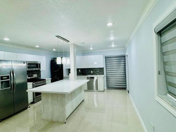 6812 Brookline Dr 6812, Hialeah FL 33015