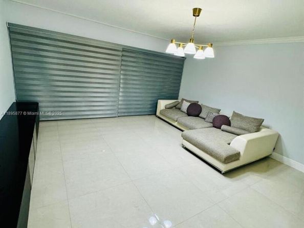 6812 Brookline Dr 6812, Hialeah FL 33015