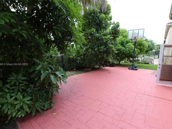 20521 NW 7th Ct, Miami Gardens FL 33169