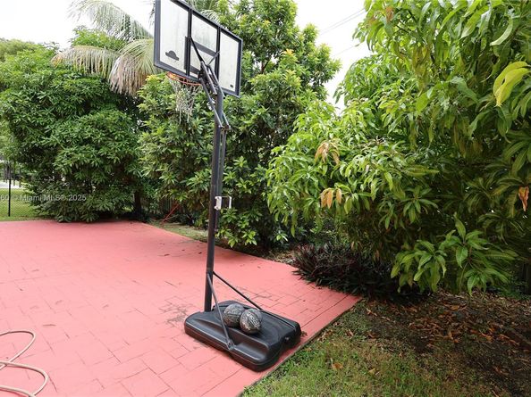20521 NW 7th Ct, Miami Gardens FL 33169