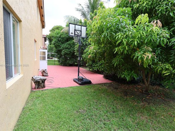 20521 NW 7th Ct, Miami Gardens FL 33169