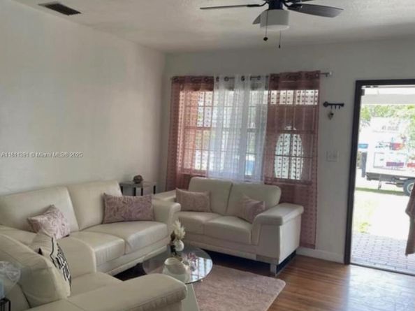 127 NW 14th St, Homestead FL 33030
