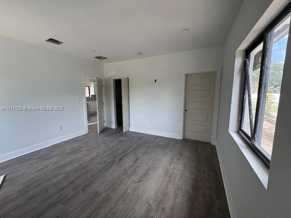 15167 NW Railroad Dr, Miami Gardens FL 33054