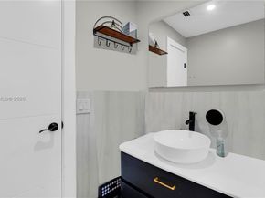 5316 Jackson St, Hollywood FL 33021