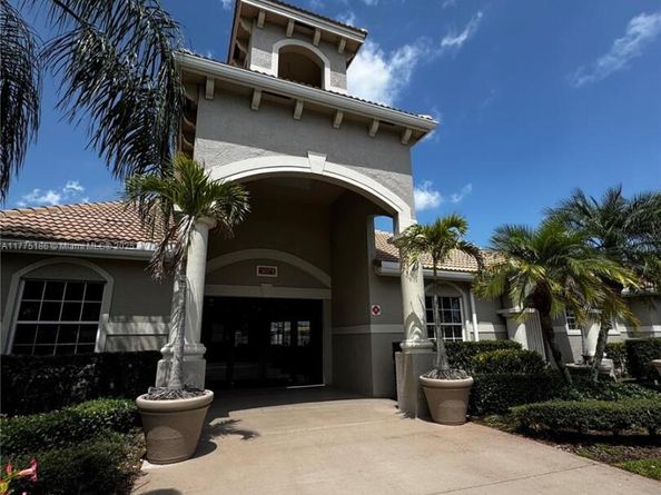 5031 Wiles Rd 202, Coconut Creek FL 33073