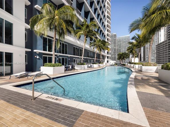 60 SW 13th St 2413, Miami FL 33130