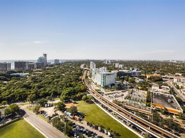 60 SW 13th St 2413, Miami FL 33130