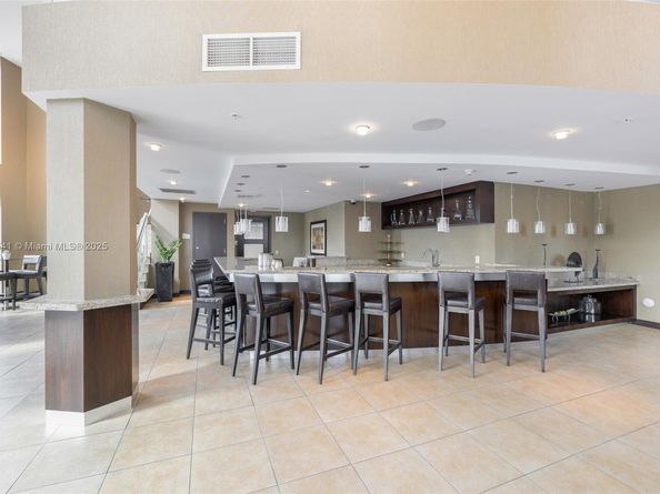 60 SW 13th St 2413, Miami FL 33130