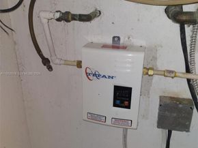 7401 SW 21st St, Miami FL 33155