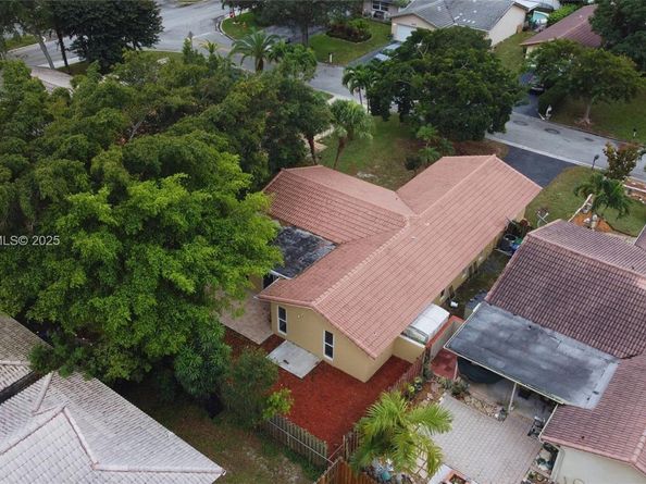 8915 NW 26th Ct, Coral Springs FL 33065