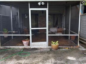 19358 Bobolink Dr, Hialeah FL 33015