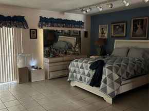 19358 Bobolink Dr, Hialeah FL 33015