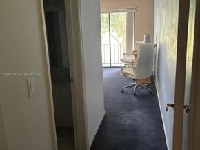 19358 Bobolink Dr, Hialeah FL 33015