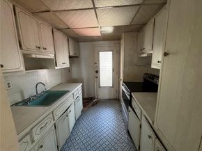 270 NE 191st St 108, Miami FL 33179
