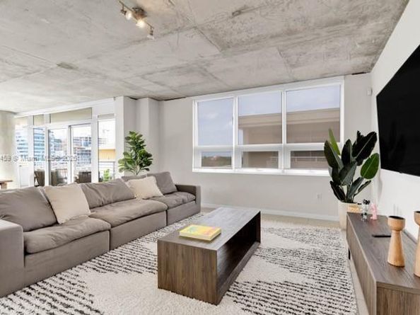 3250 NE 1st Ave 615, Miami FL 33137