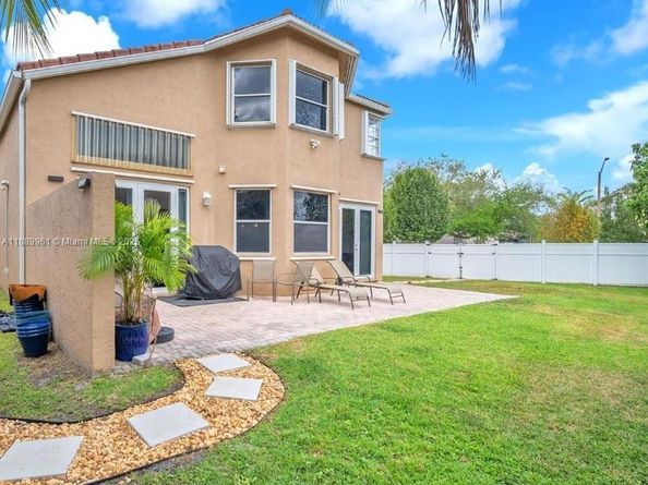 399 NW 154th Ave, Pembroke Pines FL 33028