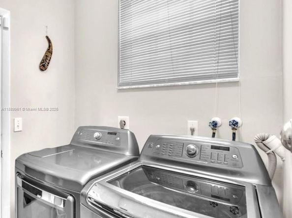 399 NW 154th Ave, Pembroke Pines FL 33028