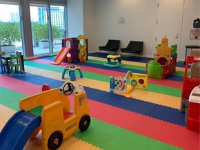 79 SW 12th St 1002S, Miami FL 33130