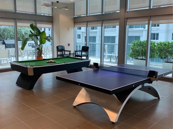 79 SW 12th St 1002S, Miami FL 33130