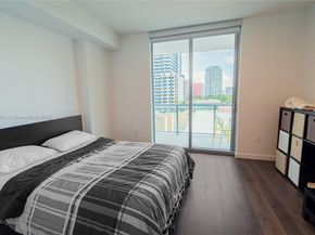 79 SW 12th St 1002S, Miami FL 33130