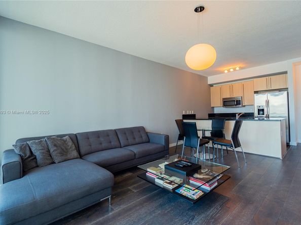 79 SW 12th St 1002S, Miami FL 33130