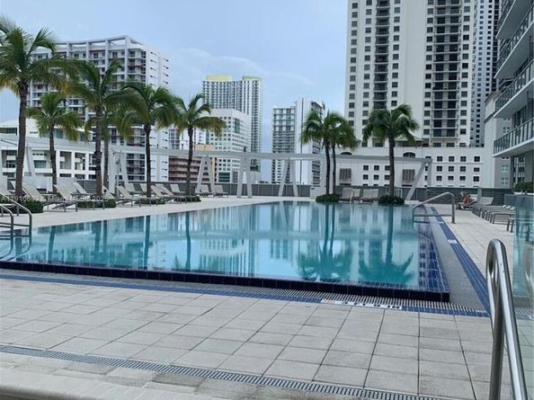 79 SW 12th St 1002S, Miami FL 33130