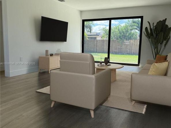 4850 SW 93rd Ct, Miami FL 33165