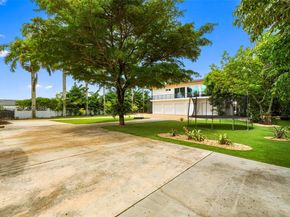 185 SW 130th Ave, Miami FL 33184