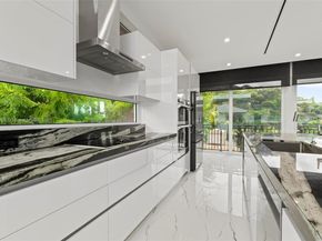 185 SW 130th Ave, Miami FL 33184