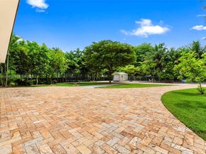 185 SW 130th Ave, Miami FL 33184