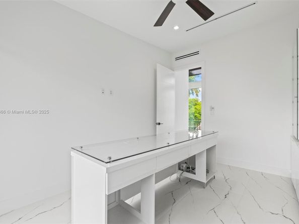 185 SW 130th Ave, Miami FL 33184
