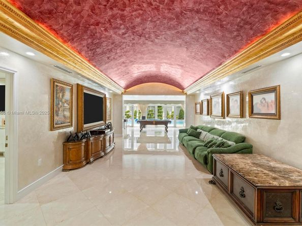 185 SW 130th Ave, Miami FL 33184