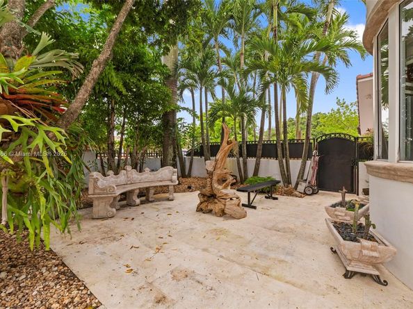185 SW 130th Ave, Miami FL 33184