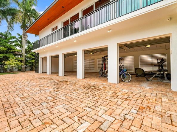 185 SW 130th Ave, Miami FL 33184