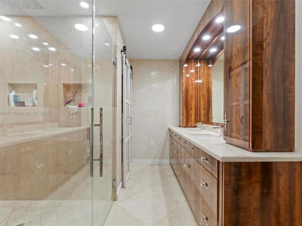 185 SW 130th Ave, Miami FL 33184