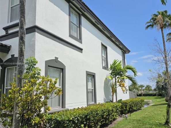 11401 NW 76th Ter, Doral FL 33178