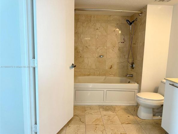 1800 N Bayshore Dr 4102, Miami FL 33132