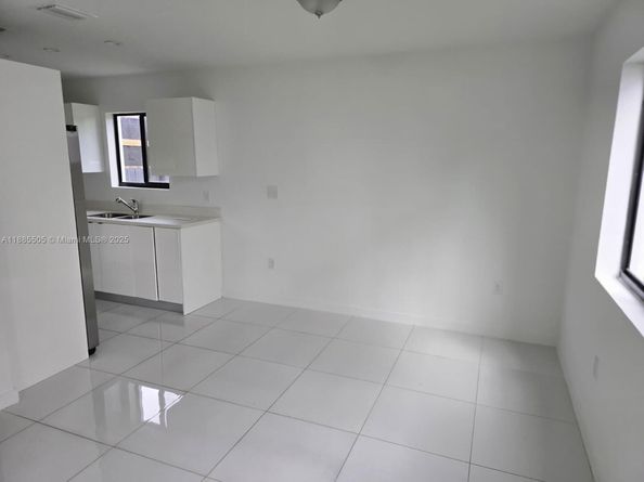 2771 NW 43rd Ter, Miami FL 33142